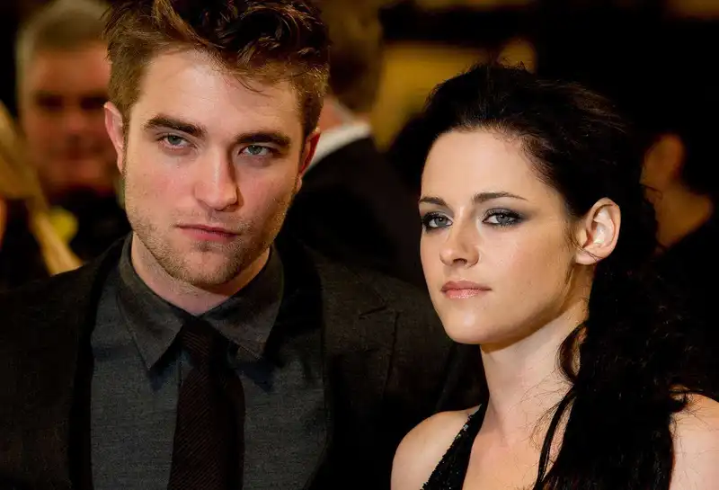 <p>Robert Pattinson and Kristen Stewart (Source: People)</p>