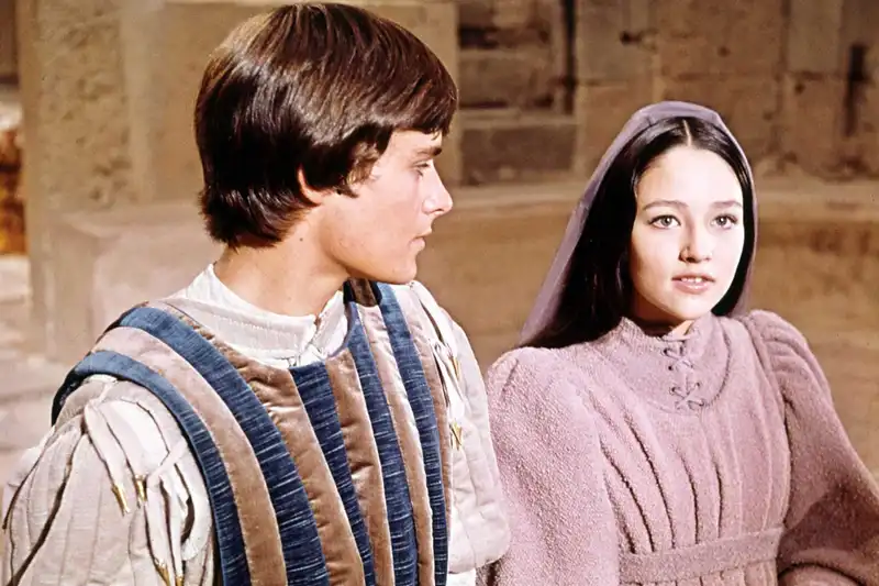 <p>Romeo and Juliet (Source: Entertainment Weekly)</p>