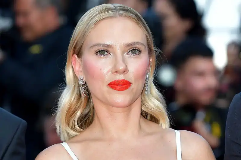 <p>Scarlett Johansson (Source: Allure)</p>