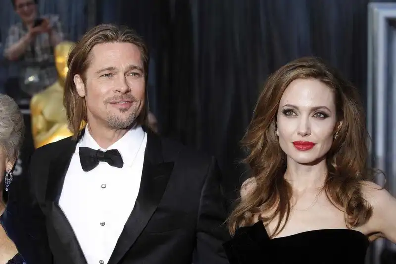 Brad Pitt and Angelina Jolie (Source: Los Angeles Times)