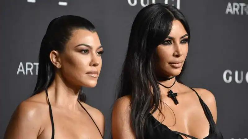 Kim and Kourtney Kardashian (Source: CNN)