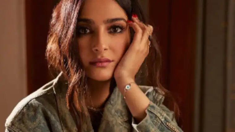 <p>Sonam Kapoor</p>