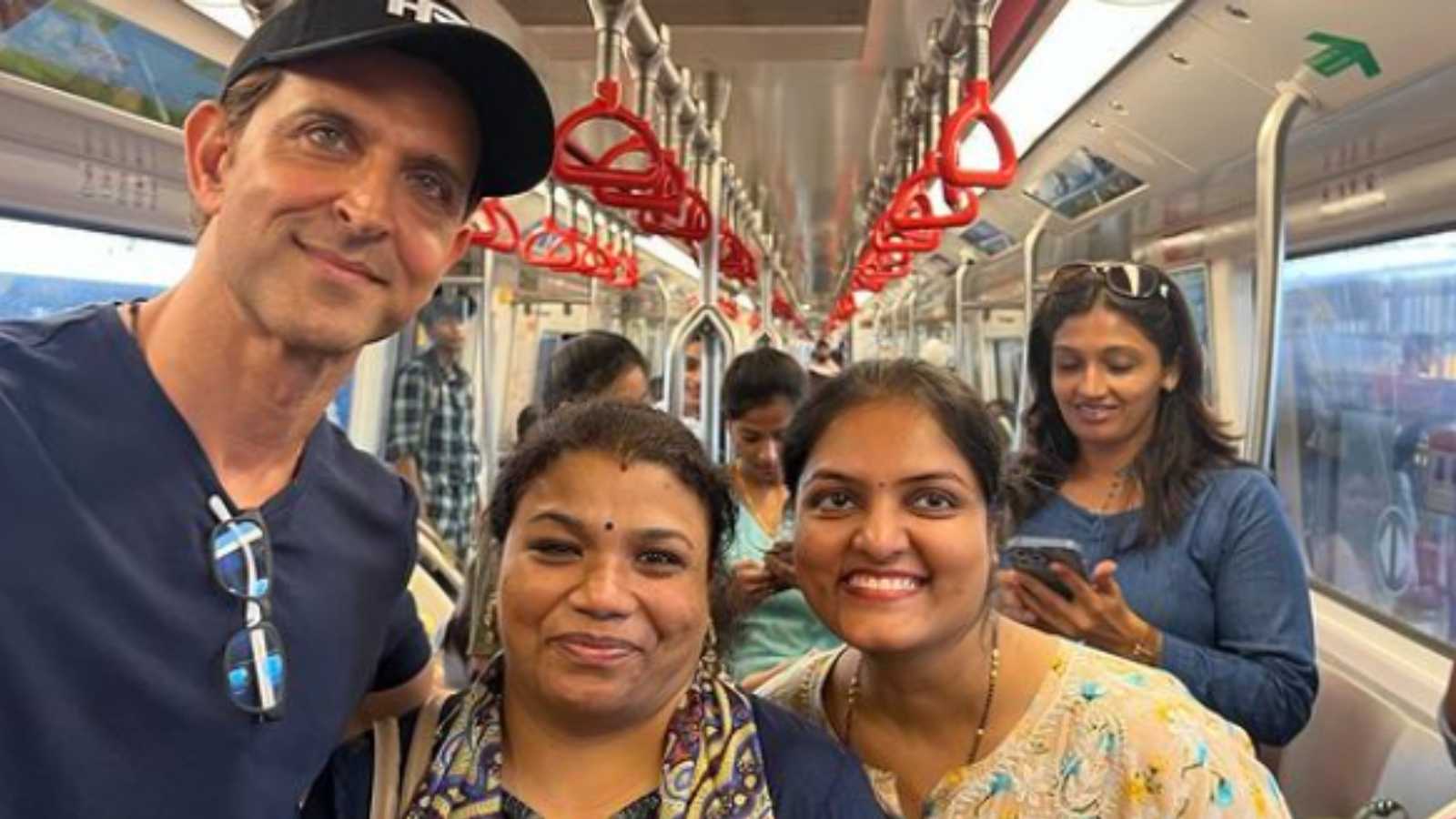 Hrithik Roshan takes the metro