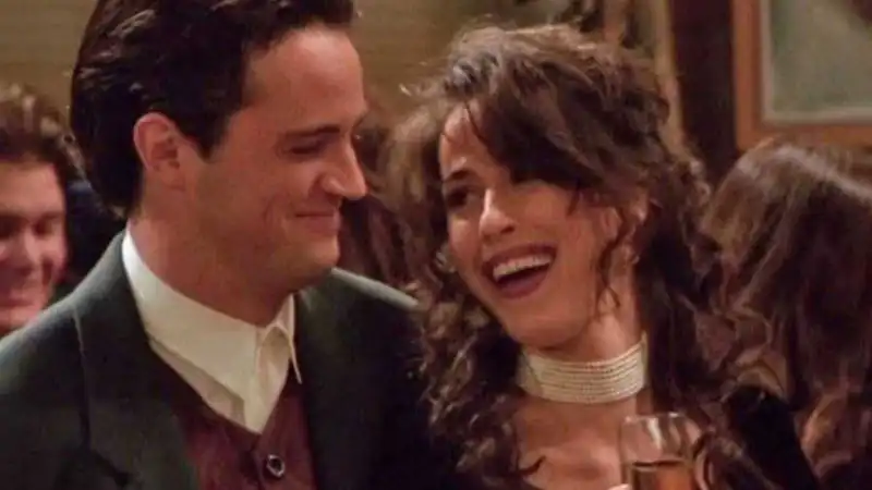 Maggie Wheeler and Matthew Perry in Friends