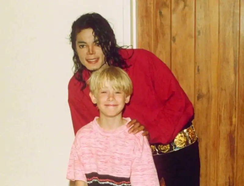 Michael Jackson and Macaulay Culkin (Source: People)