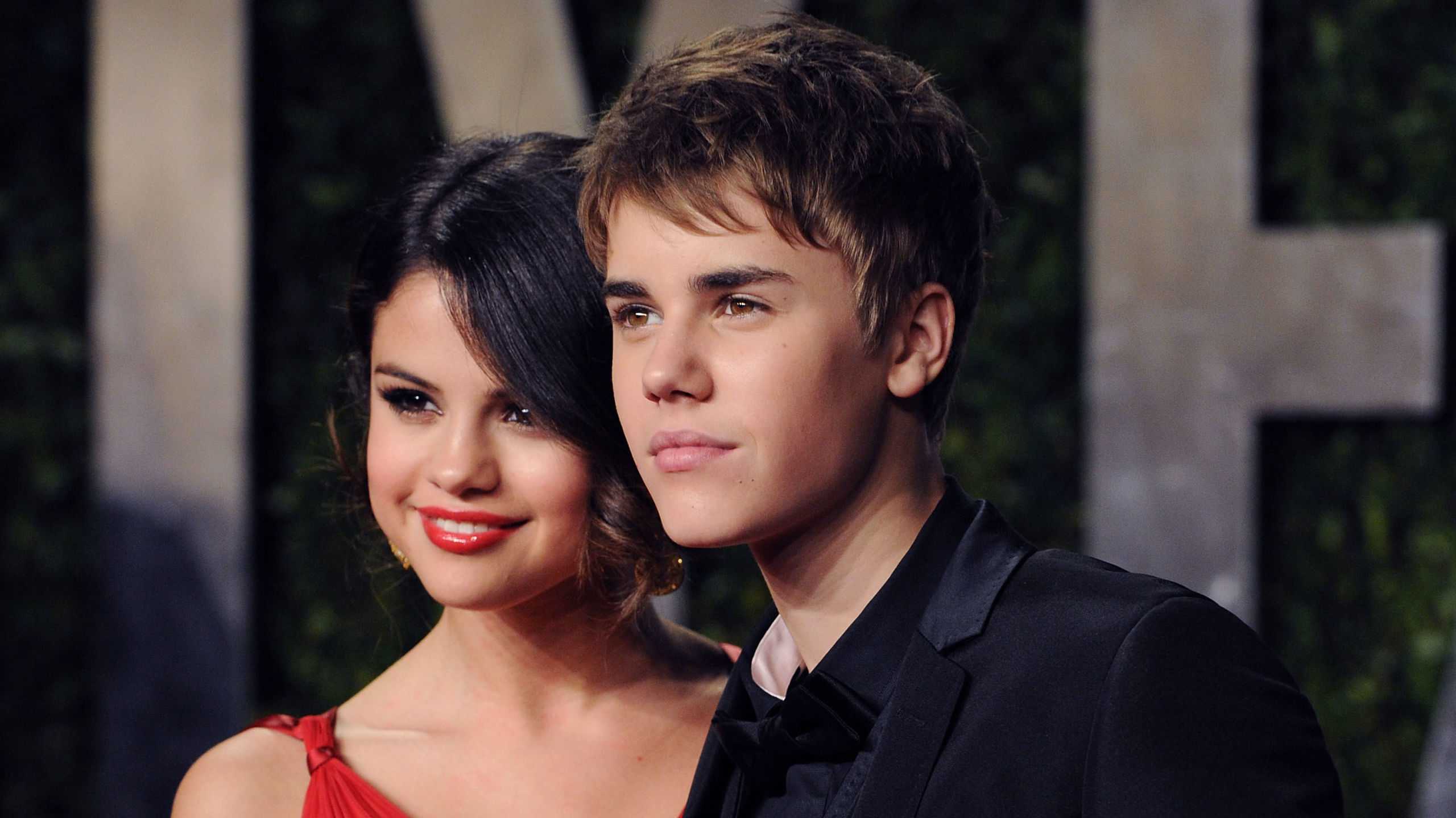 Selena Gomez and Justin Bieber (Source: Elle)