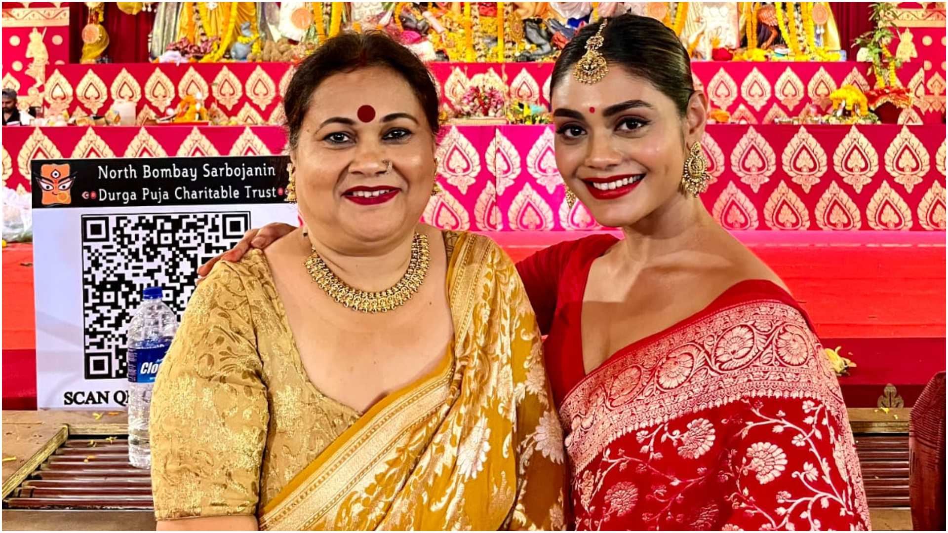 <p>Sreejita De with her mother at a Durga Puja pandal</p>