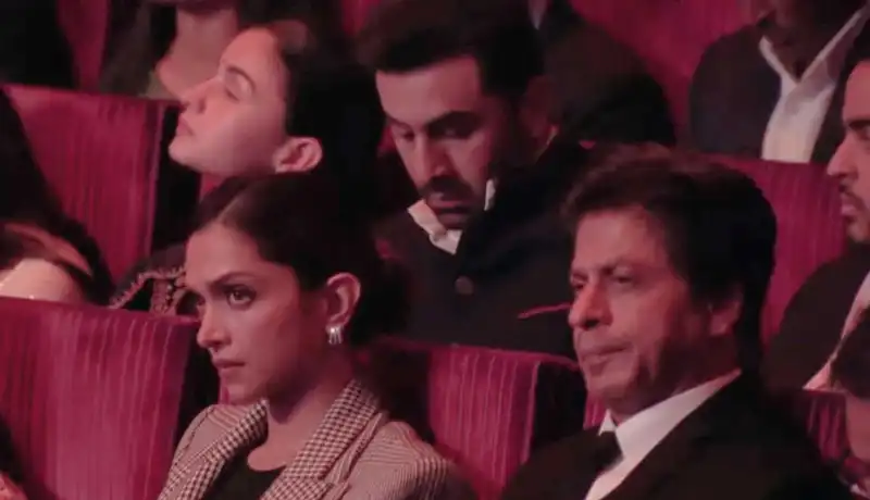 ‘Mujhe apne ghar jaana hai’: Shah Rukh Khan, Deepika Padukone’s pic with Alia Bhatt & Ranbir Kapoor sparks meme fest