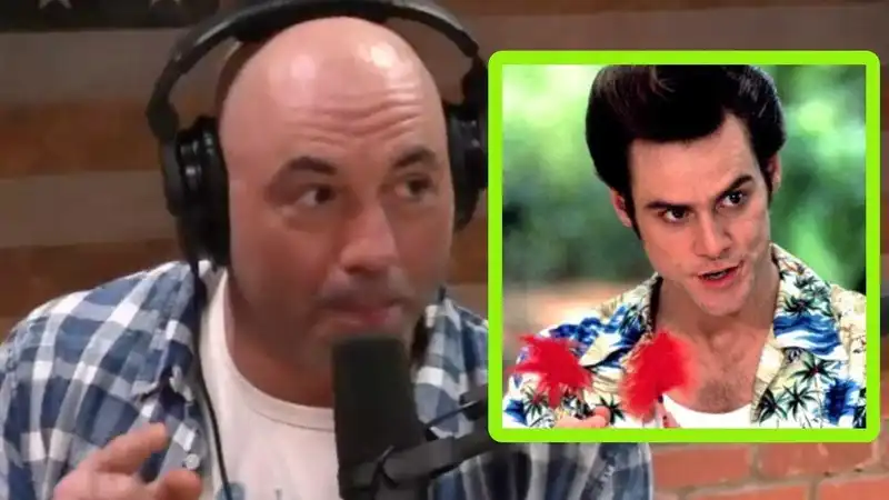 Joe Rogan and Jim Carrey (Source: Youtube)