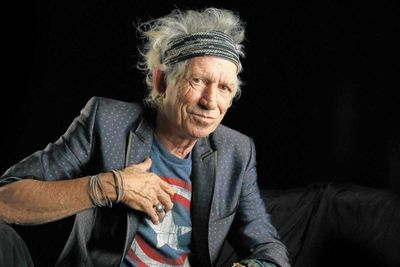 Keith Richards rocks Apollo theater with heartfelt tributes