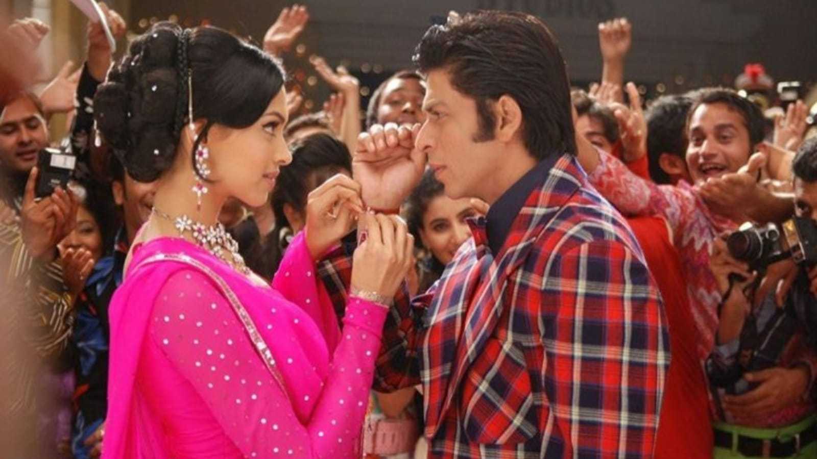 16 years of Om Shanti Om: 5 iconic outfits that are beyond this birth