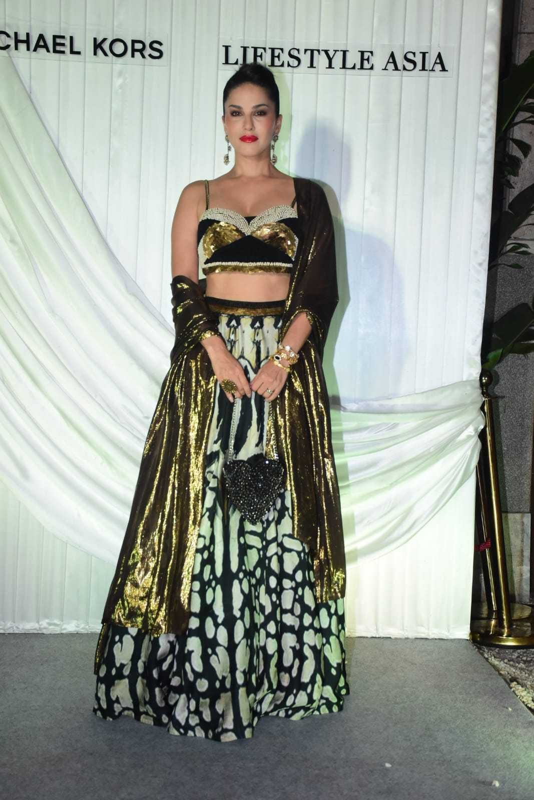 Sunny leone in lehenga on sale choli