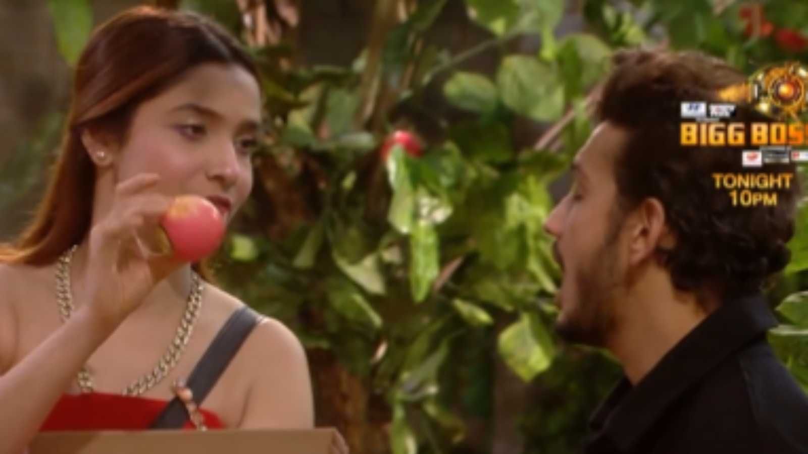 Bigg Boss 17 Promo Ankita Is Called A Cheater In The Apple Themed Captaincy Task This