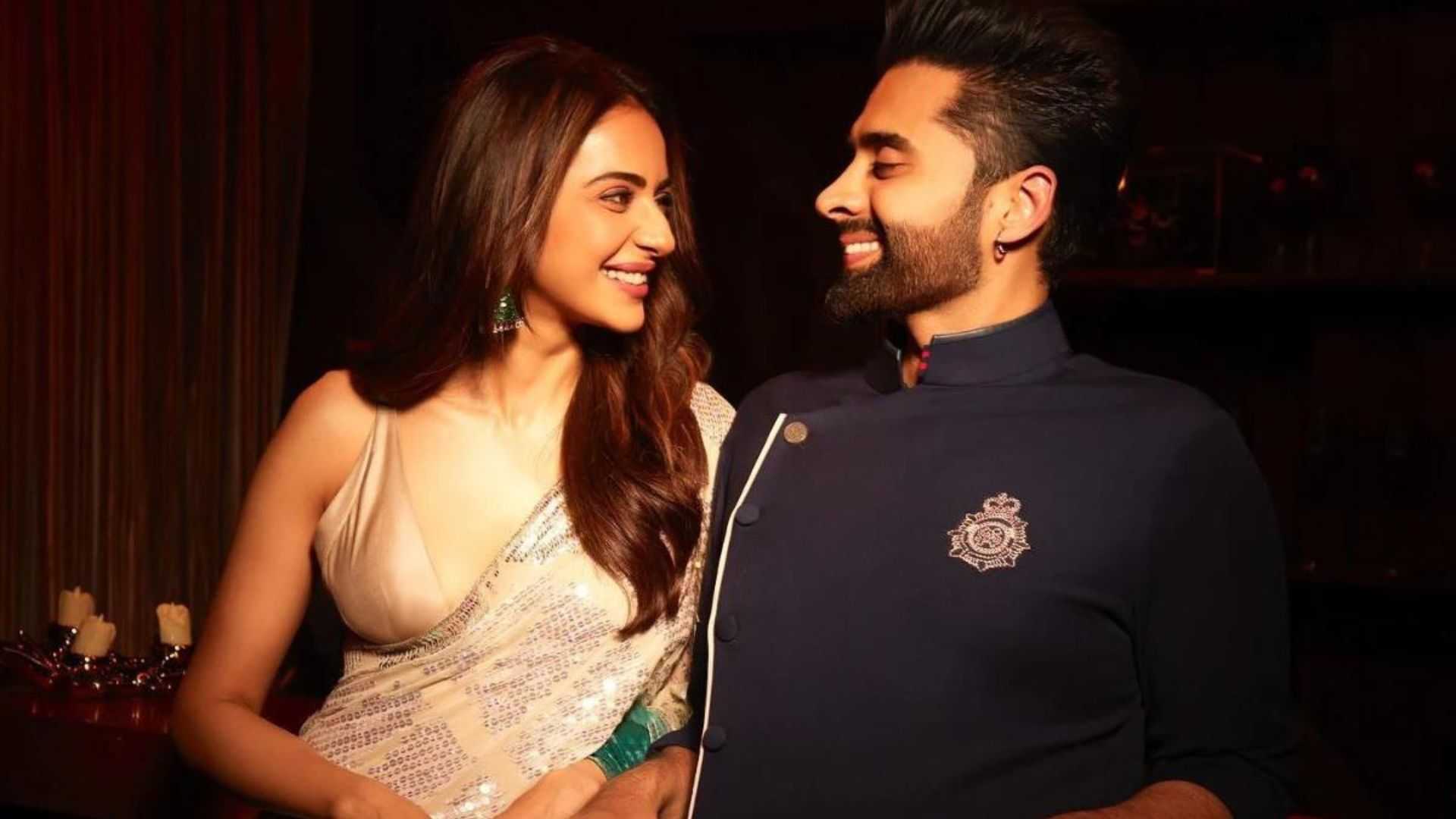 Rakul Preet Singh and Jackky Bhagnani to tie the knot on THIS date, Tarun Tahiliani to design the bridal look