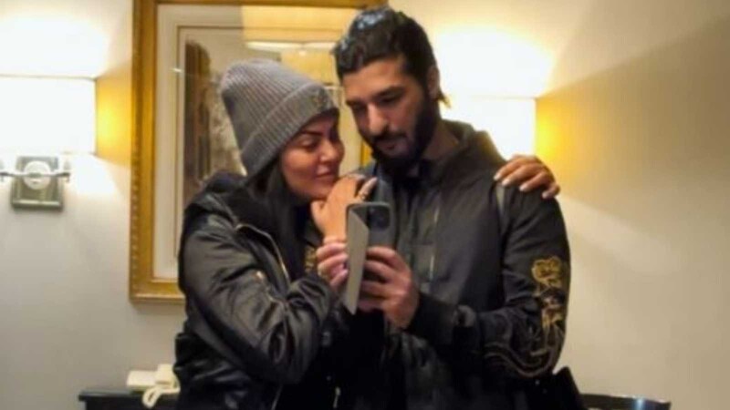 Sushmita Sen drops heartfelt birthday wish for her 'babush' Rohman Shawl, netizens react