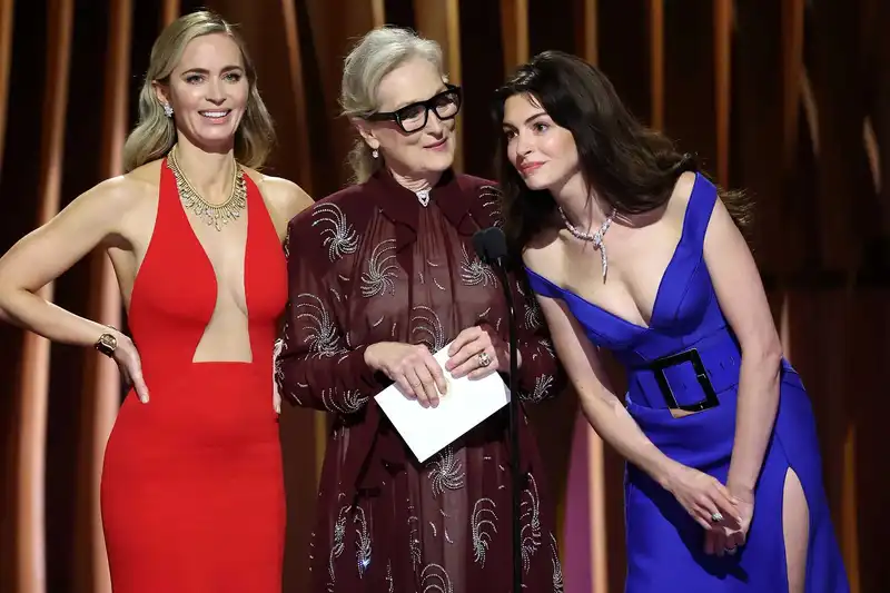 <p>The cast of Devil Wears Prada at the 2024 SAG Awards</p>