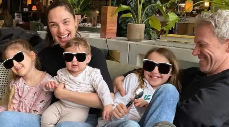 Gal Gadot with her family (Source: Instagram)