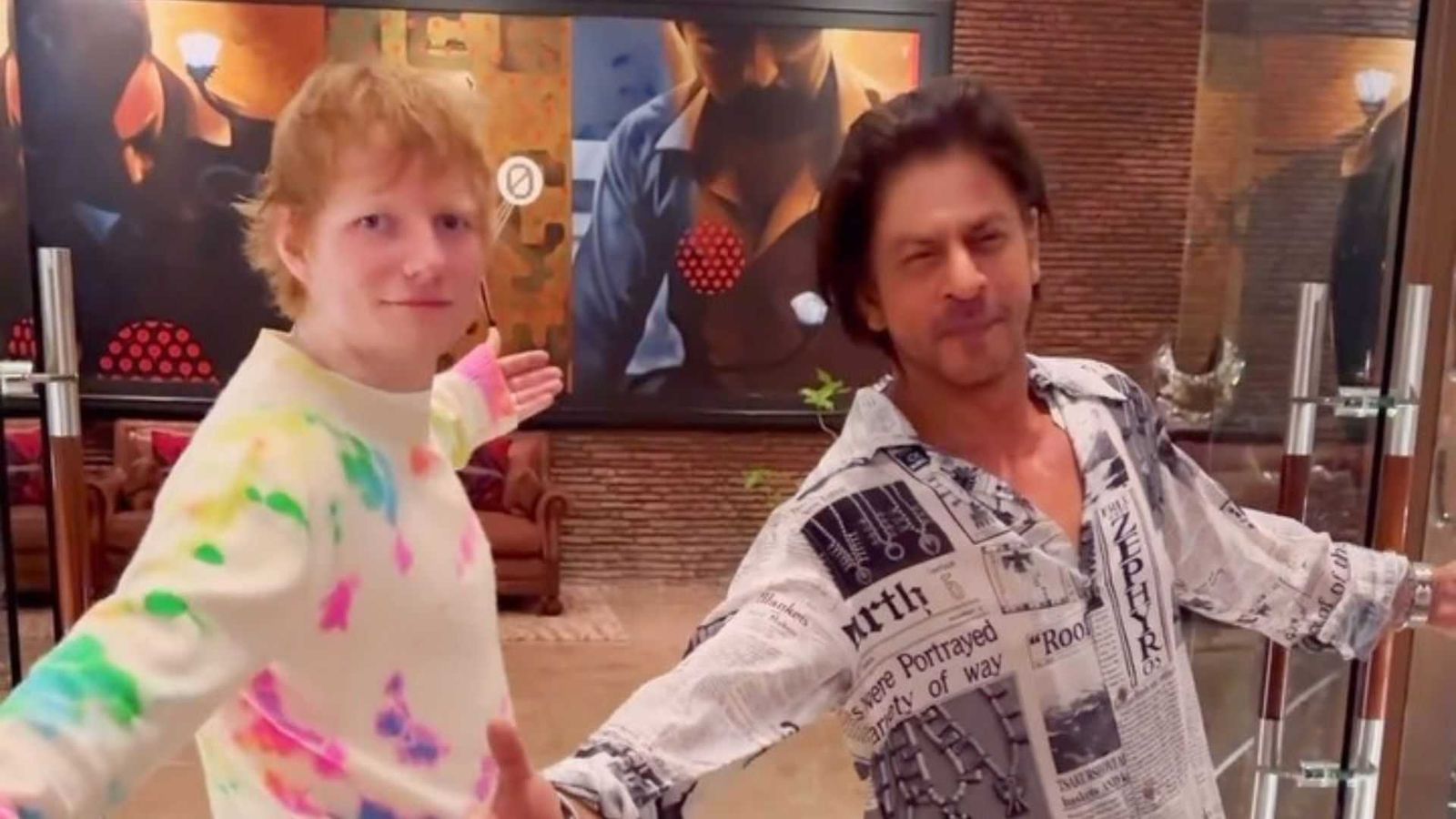 शाहरुख खान से देसी रोमांटिक हीरो बनने के टिप्स लेते दिखे एड शीरन, जमाने के सामने दिया SRK का सिग्नेचर पोज