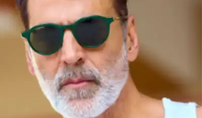 Akshay Kumar flaunts his white beard, internet calls him the agless wonder!