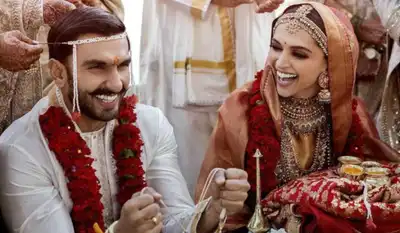 Ranveer Singh DELETES all the wedding photos; leaves the internet divided!