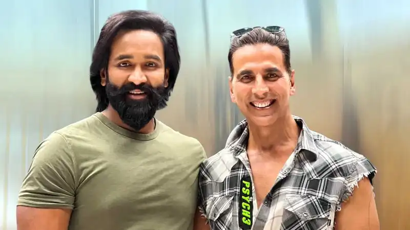 Vishnu Manchu with Bollywood star Akshay Kumar.