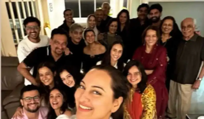 Sonakshi Sinha with her family