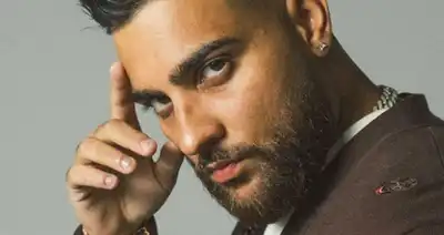 Tauba Tauba singer Karan Aujla strongly reacts to a fan throwing a shoe at him during London concert: 'I am not singing that bad...'