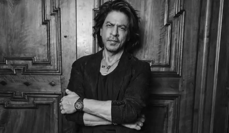 Shah Rukh Khan wins everyone’s hearts with Namaskaar and dhanyawaad as he received Lifetime Achievement award at the 77th Locarno Film Festival