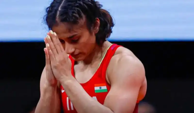 Watch: Vinesh Phogat breaks down as she arrives in Delhi after being disqualified in Paris Olympics