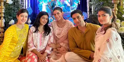 Shanaya Kapoor celebrates Ganesh Utsav with Anjini Dhawan, Khushi Kapoor and Vedang Raina | Check out pics