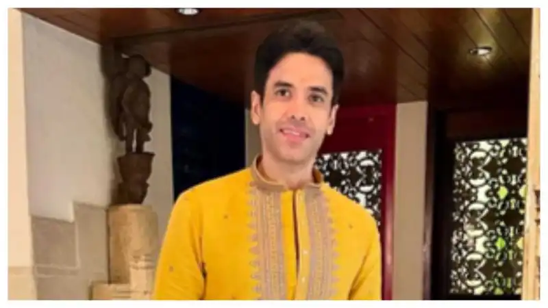 Tusshar Kapoor's Facebook account gets hacked; Golmaal actor issues statement