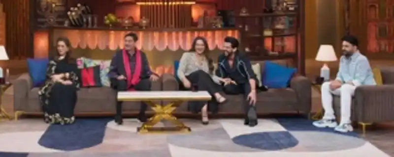 <p>Shatrughan Sinha,  Poonam Sinha, Sonakshi Sinha and Zaheer Iqbal at The Great Indian Kapil Show</p>