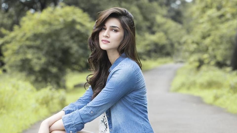 Proud that I have no godfather in Bollywood: Kriti Sanon
