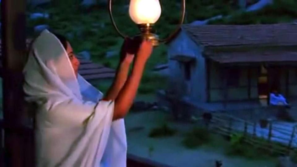 WATCH: Did You Know Which Sholay Scene Between Jaya And Amitabh Bachchan Took 3 Years To Shoot?