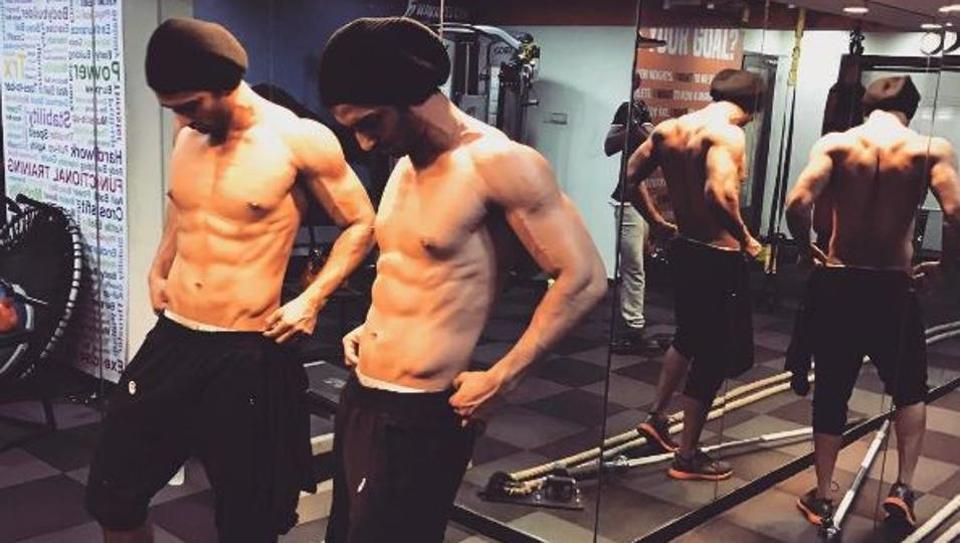 Sushant Singh Rajput Is Turning The Heat Up With His Workout Videos And We Can't Keep Calm!