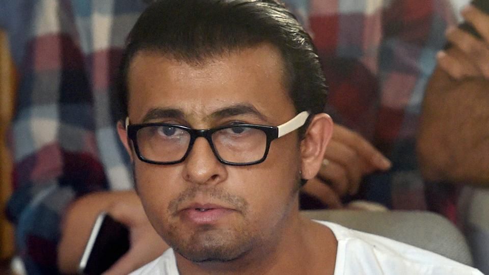 Sonu Nigam: "Government should take action against those who issue fatwas"
