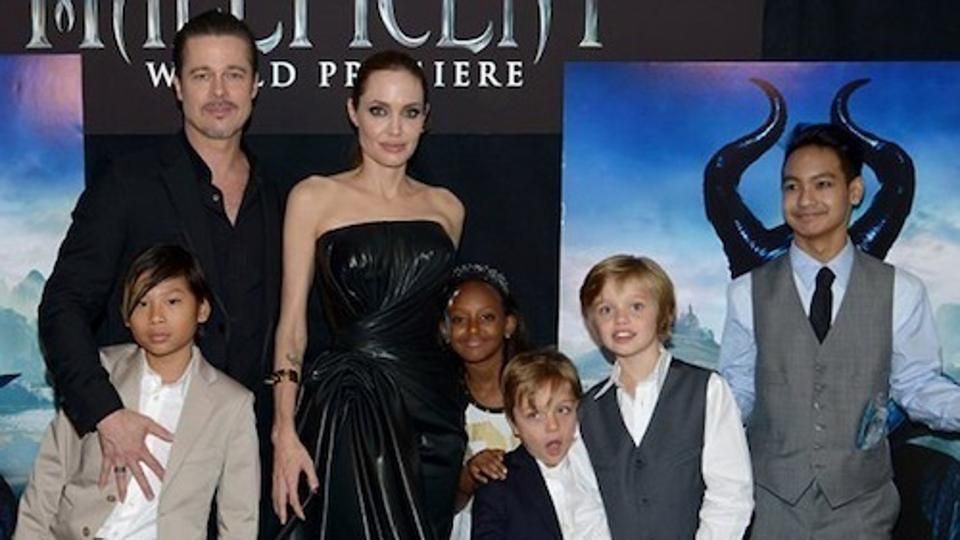 Angelina Jolie allows all 6 kids to meet Brad Pitt for the first time since spl...