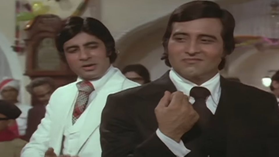 Despite Their Famous Rivalry, Vinod Khanna And Amitabh Bachchan Were Friends And These 10 Films Are The Proof!