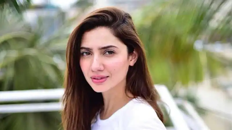 Mahira Khan Gives It Back To Troll Who Said She Has No Work Since Pic Leak With ‘Ranveer’ Kapoor