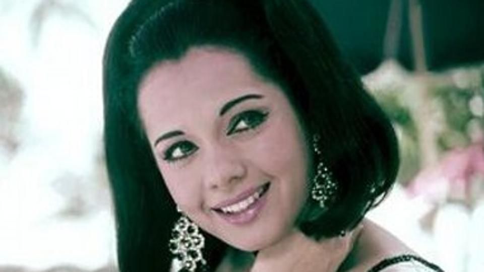 Do You Know Which Two Bollywood Superstars Were In Love With Mumtaz?