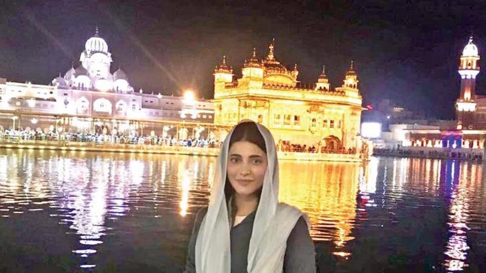 Shruti Haasan visits Golden Temple And Fulfills A Childhood Dream