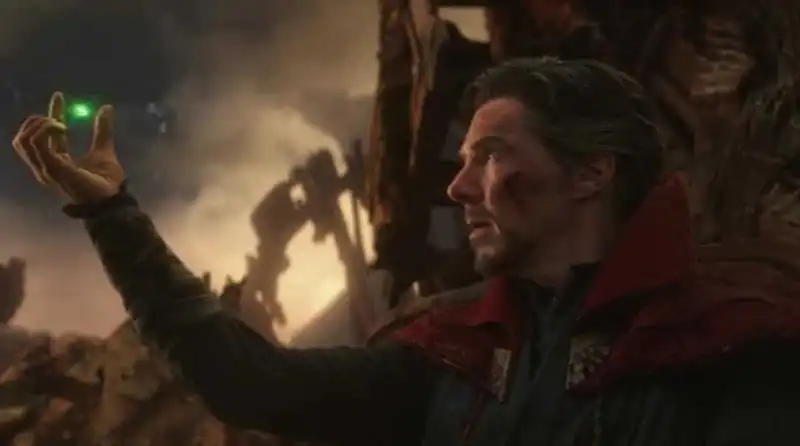 New fan theory reveals what Dr Strange saw when he looked at the one winning possibility in Avengers Infinity War