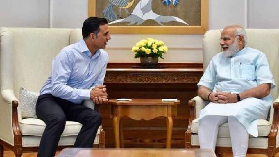 Akshay Kumar tweets photo with PM Modi, reveals what made NaMo smile