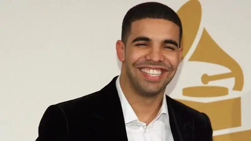 Grammys pigeon-holed me as black artist, says Drake