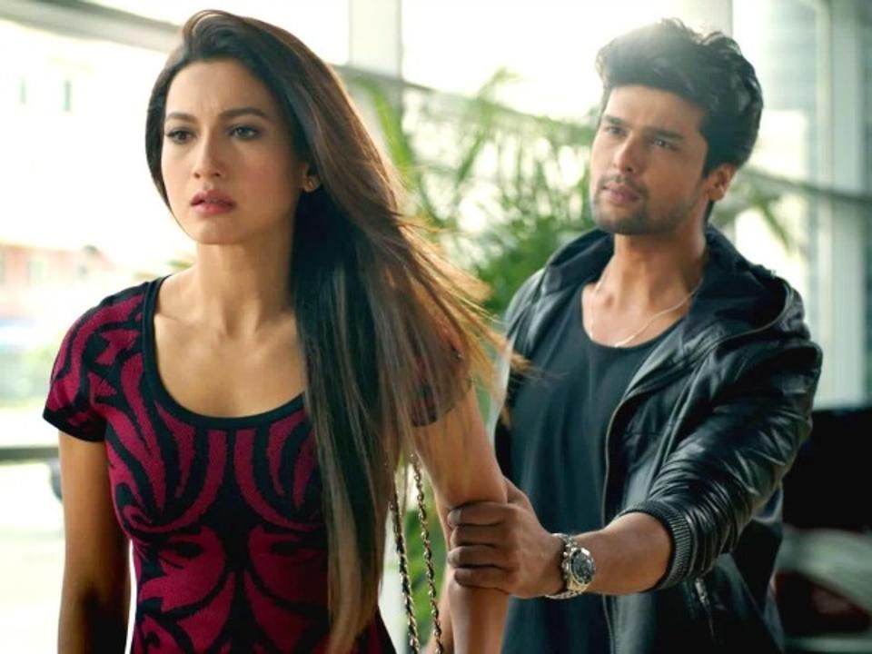 Kushal Tandon's Instagram Post Praising Ex-Girlfriend, Gauahar Khan Has Landed The Actress Into Trouble; Here's Why!