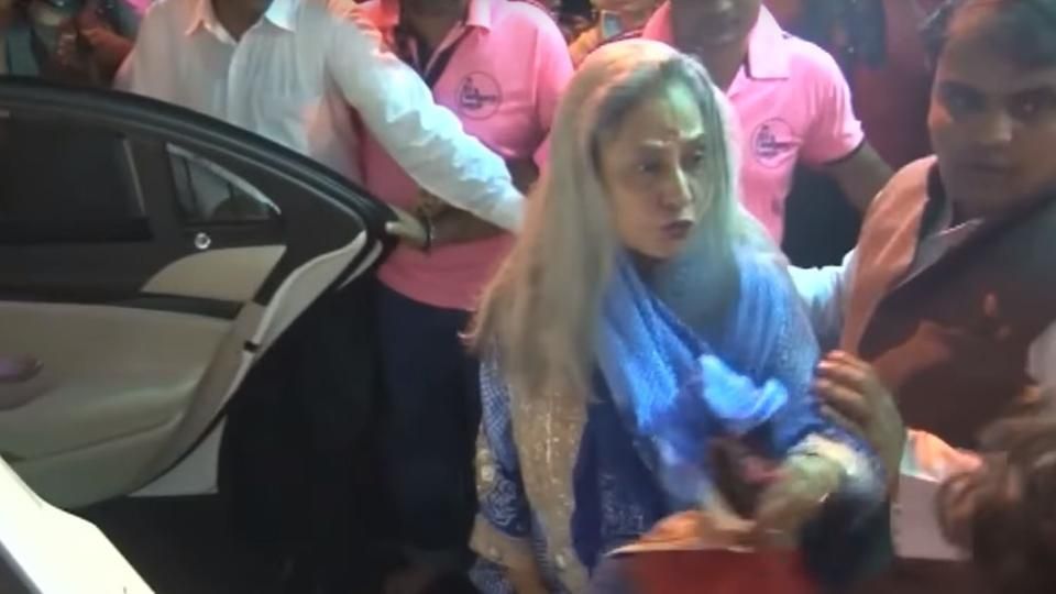 Jaya Bachchan Gets Angry At A Fan...And It's On Video!