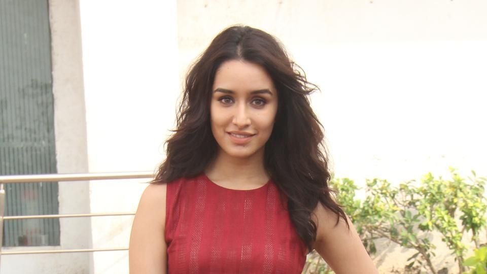 Shraddha Kapoor celebrates her birthday with her fans