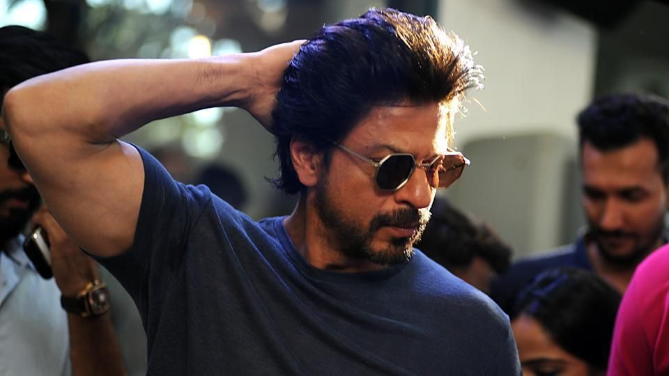 Shah Rukh Khan Gets Nostalgic On Completing 25 Years In Mumbai; Tweets In Gratitude!