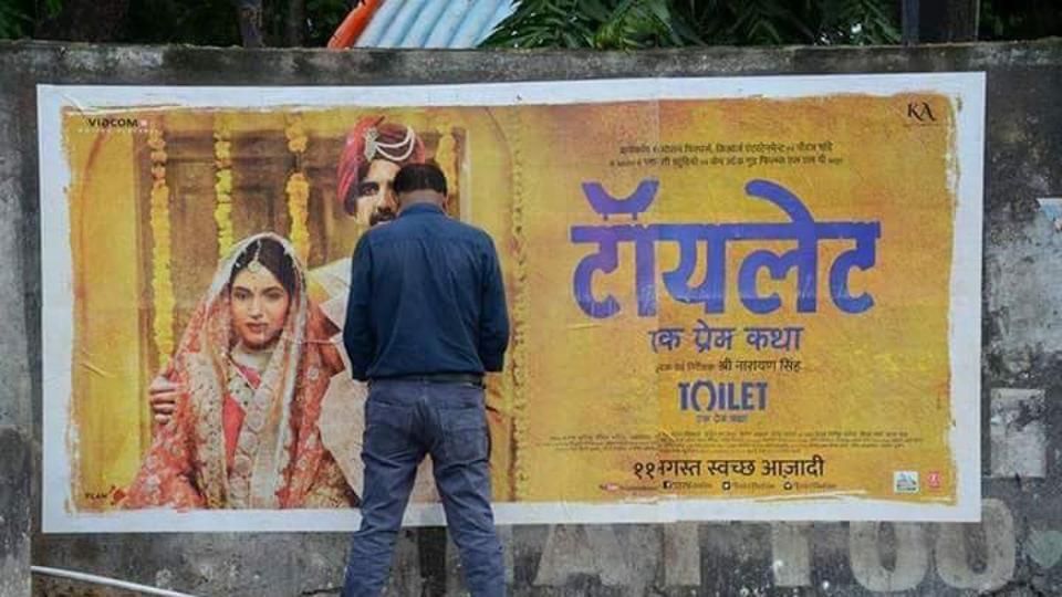 Man Peeing On Poster Of Akshay Kumar’s Toilet Ek Prem Katha Has Gone Viral On The Internet!