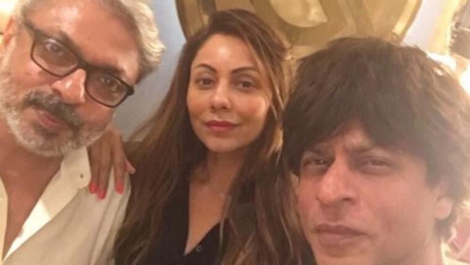 Sanjay Leela Bhansali Visits SRK And Gauri Khan; Makes Gauri An Interesting Offer